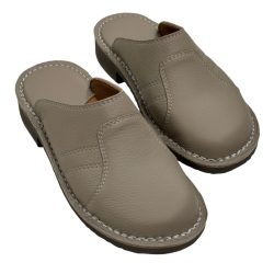 Papucs bézs barkás bőr