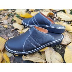 Fekete barkás bőr papucs